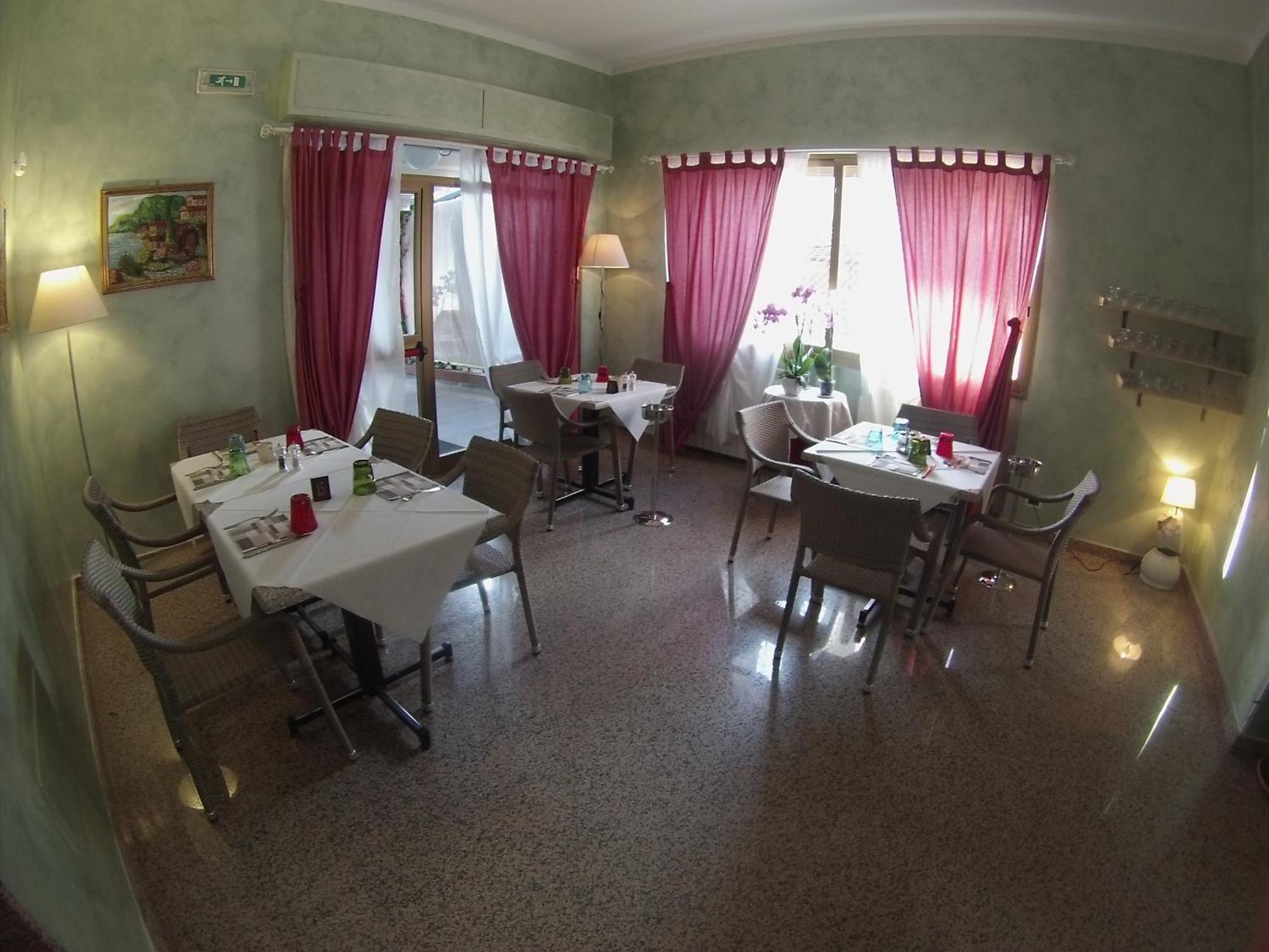 Hotel Jole Marina dʼMarina dʼAndora Zewnętrze zdjęcie