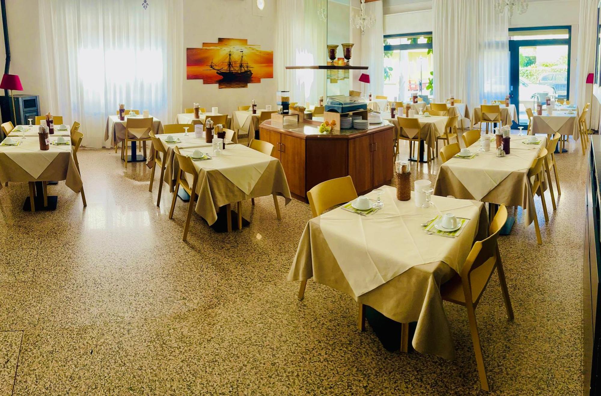 Hotel Jole Marina dʼMarina dʼAndora Zewnętrze zdjęcie