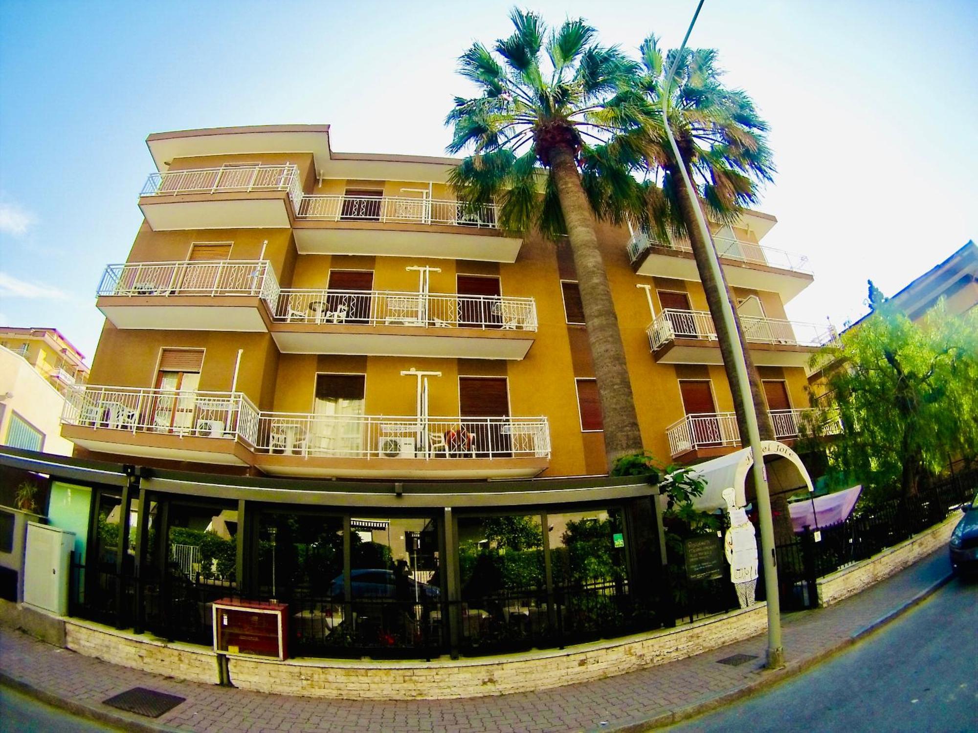 Hotel Jole Marina dʼMarina dʼAndora Zewnętrze zdjęcie