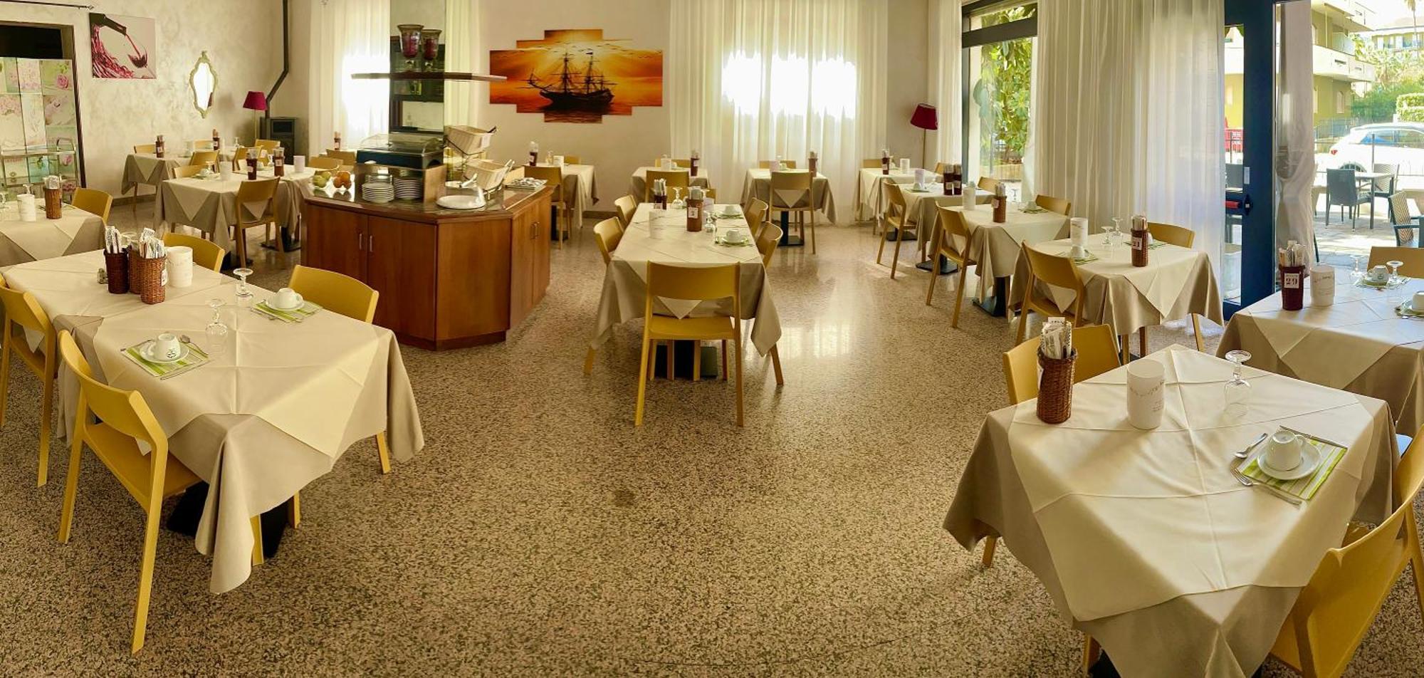 Hotel Jole Marina dʼMarina dʼAndora Zewnętrze zdjęcie