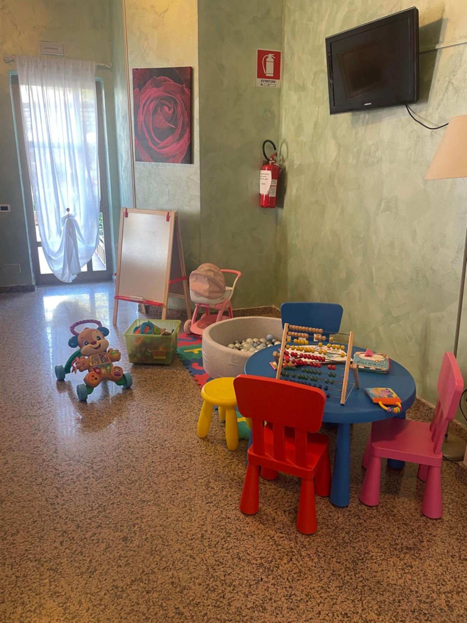 Hotel Jole Marina dʼMarina dʼAndora Zewnętrze zdjęcie